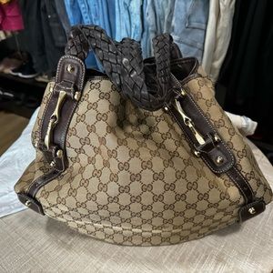 Gucci canvas bag / purse/ handbag beautiful in great condition